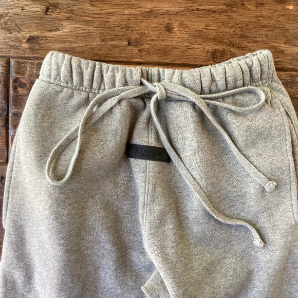 Fear of God Essentials Sweatpants Grey XS Cropped Raw Hem - Picture 3 of 10